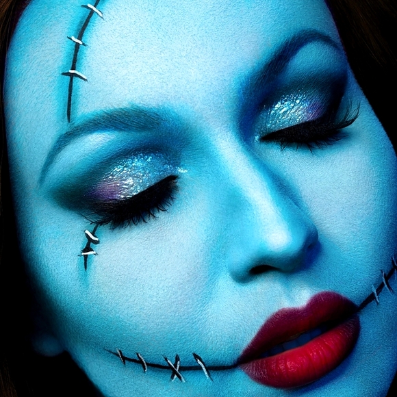 Nightmare Before Christmas "Making Christmas" Glitter Eye Gel - Picture 2 of 12